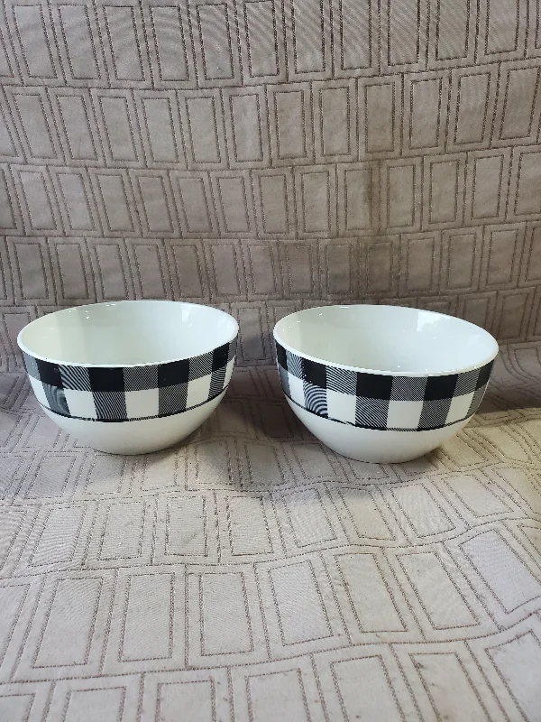 Pair of Royal Norfolk Black and White Plaid Soup Bowls